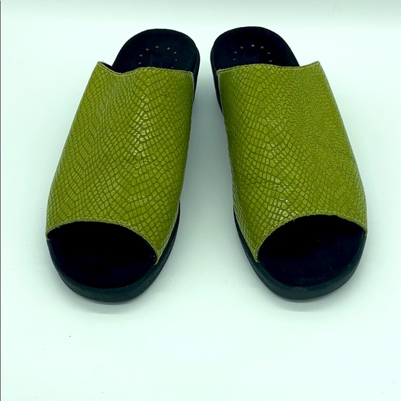 Mephistopheles Green Snake Skin Slide Sandals - Picture 3 of 5